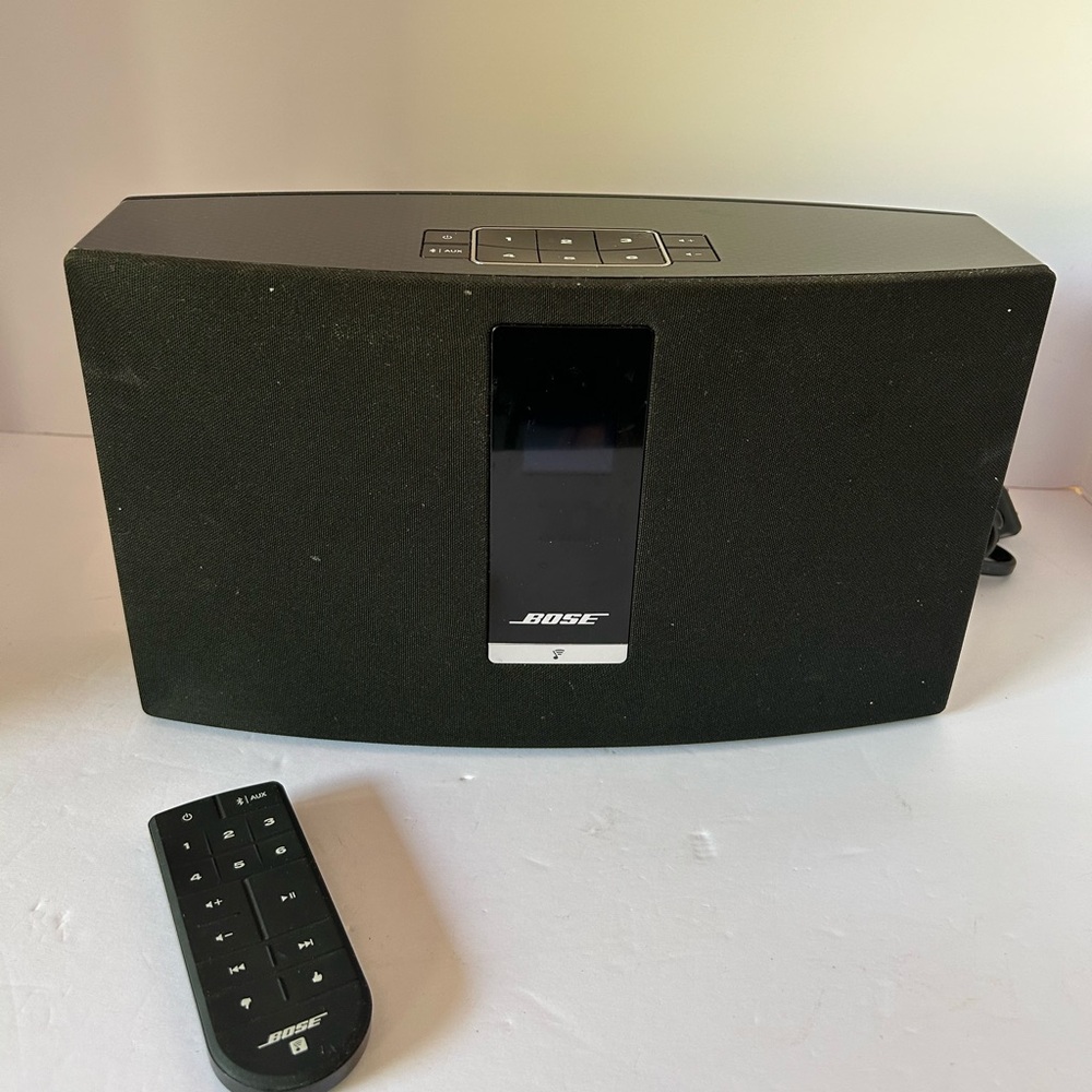 Bose SoundTouch 20 Series III Wireless Music System with Remote